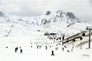 Kayak Tutkunları İçin: Erciyes'te Kış Tatili Rehberi